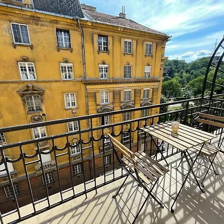 Studio27 - With Balcony At The Buda Castle Apartamento *