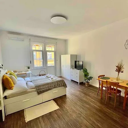 Studio27 - With Balcony At The Buda Castle
